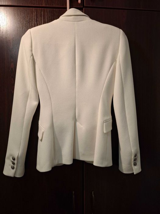 Дамско сако на Zara