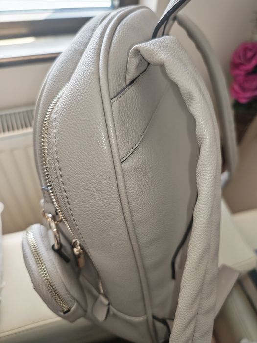Дамска раница Guess