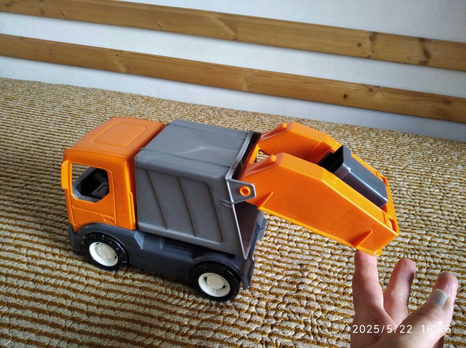 Детски боклукчийски камион