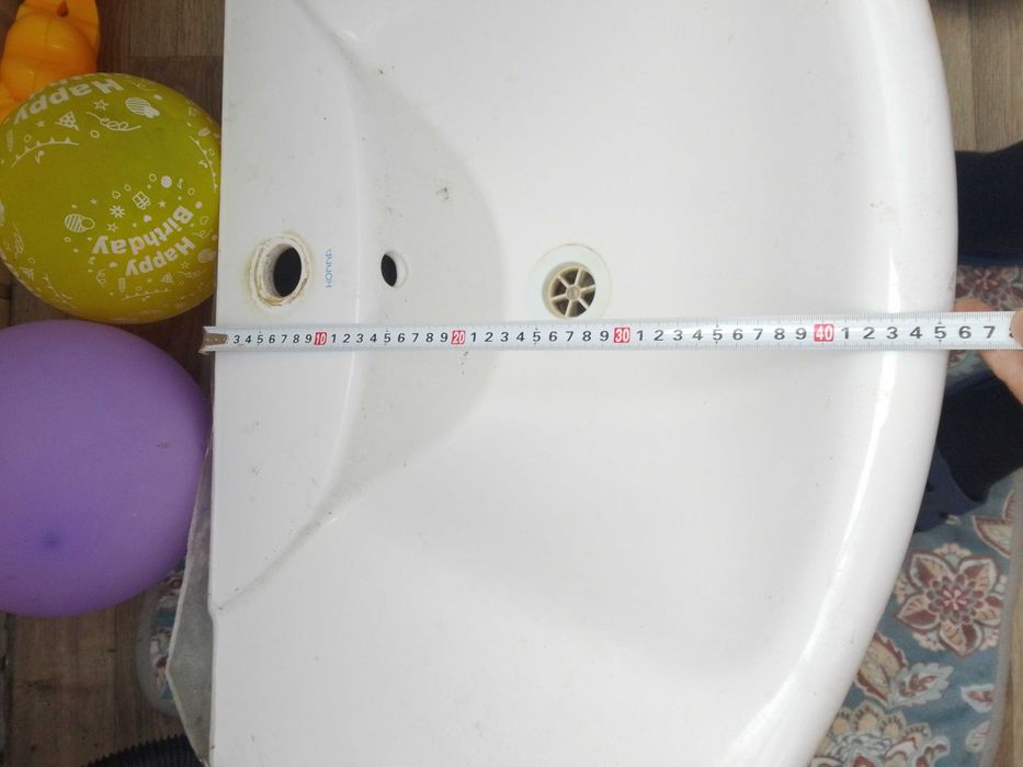 Продам раковину Б/у целая