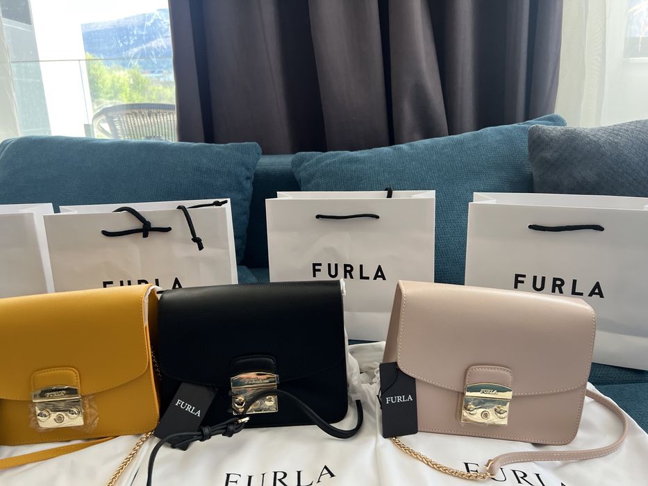 Furla Metropolis M Crossbody.Със сериен номер,етикети