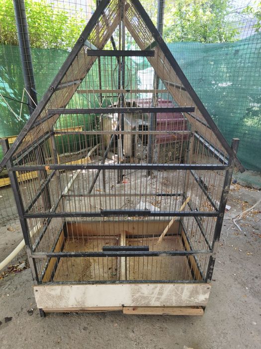 Продам клетку для попугаев