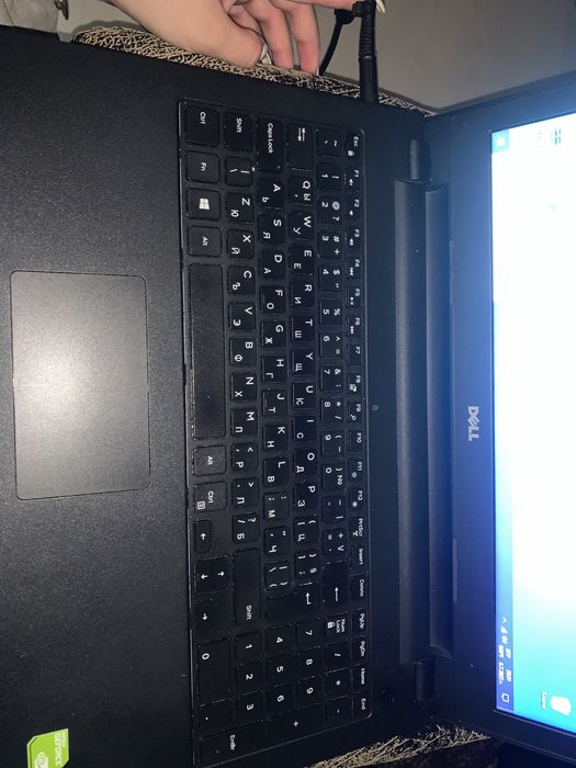 Dell Inspiron модел 15 3542