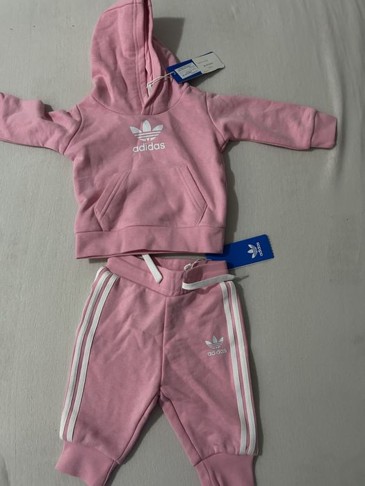 Чисто нов детски комплект на Адидас