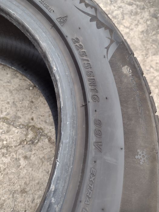 Почти нови 2бр 225/55/16 Goodride dot3124