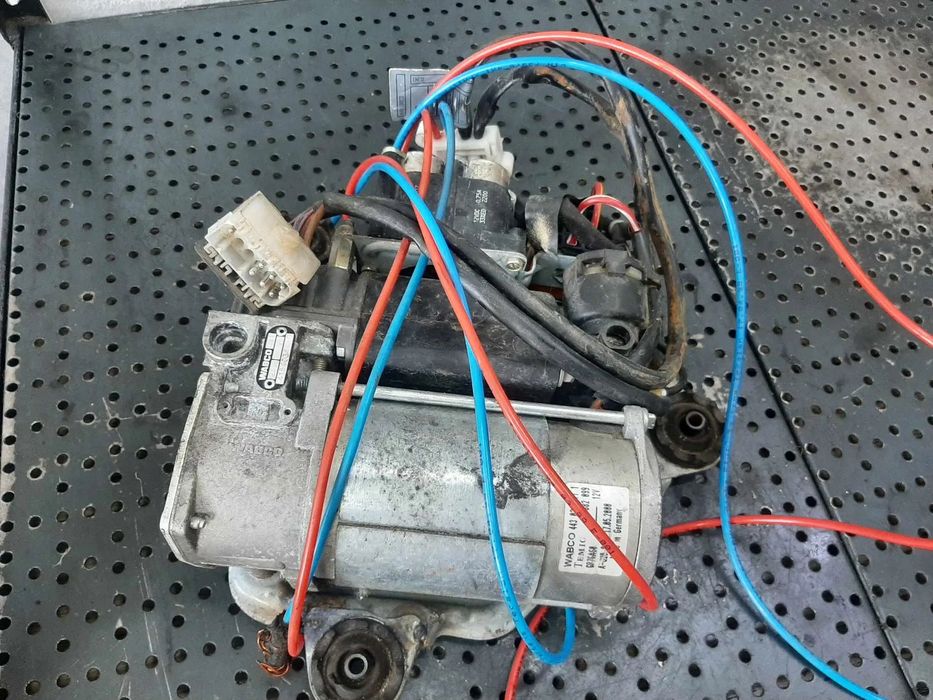 compresor suspensie  bmw e39 e46 2.0 d  4430200111