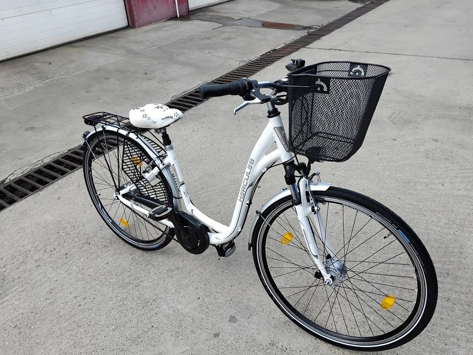 Vând bicicleta din aluminiu pentru damă