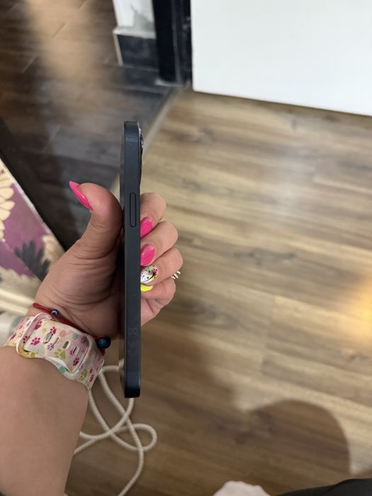 Iphone 13 с зарядно