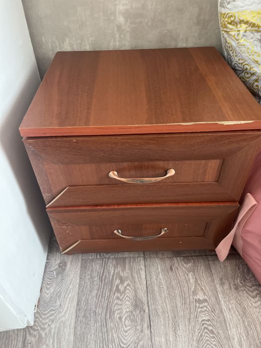 Шкаф, тумбочки.