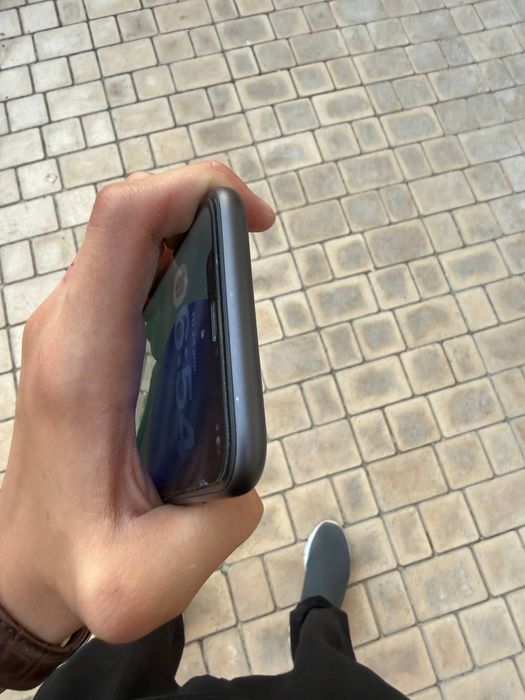 iPhone 11 64 GB tiniq