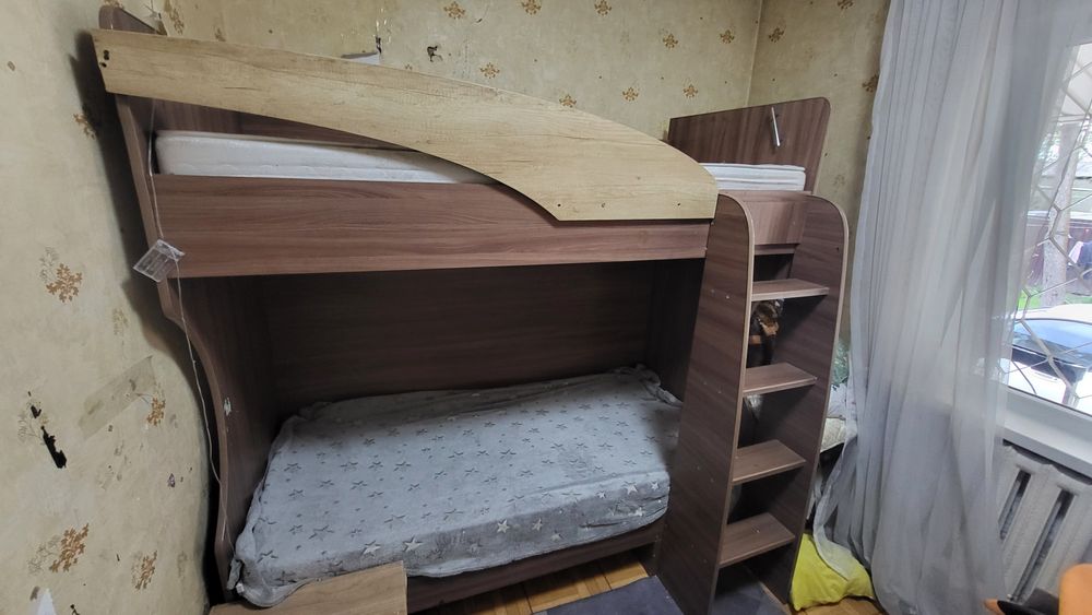 Двухъярусная кровать