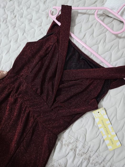 Блестяща рокля в Бордо - нова с етикет