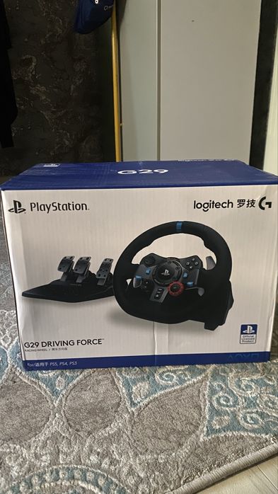 Logitech G29.