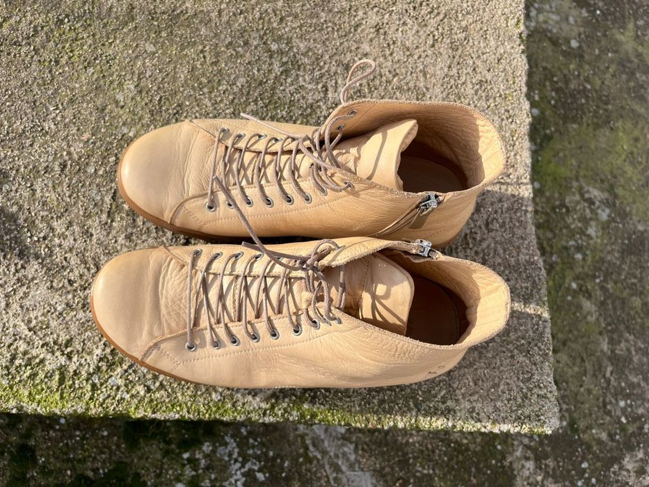 Продавам обувки .