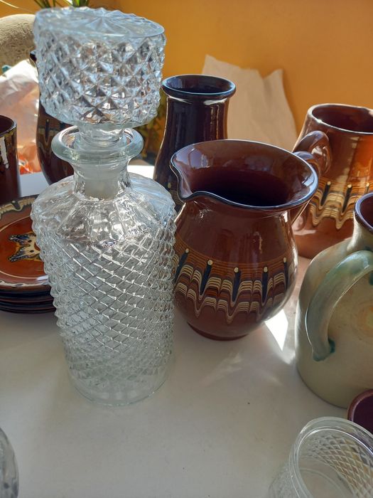 Стари глинени и стъклени съдове