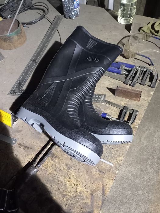 Сапоги резиновые р 40