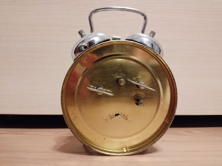 Ceas mecanic de masa Season functional cu alarma si secundar