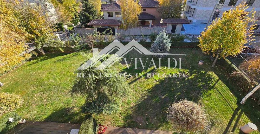Продава се Тристаен апартамент в Варна, Център - 95 кв.м за 1557 €/кв.м - Снимка #18