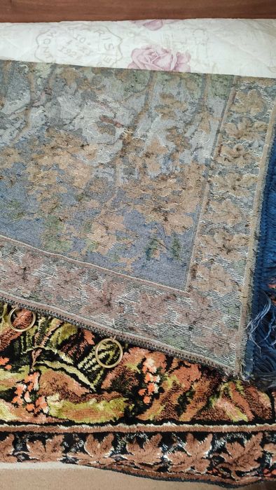 Много голям плюшен ковьор /покривало за легло