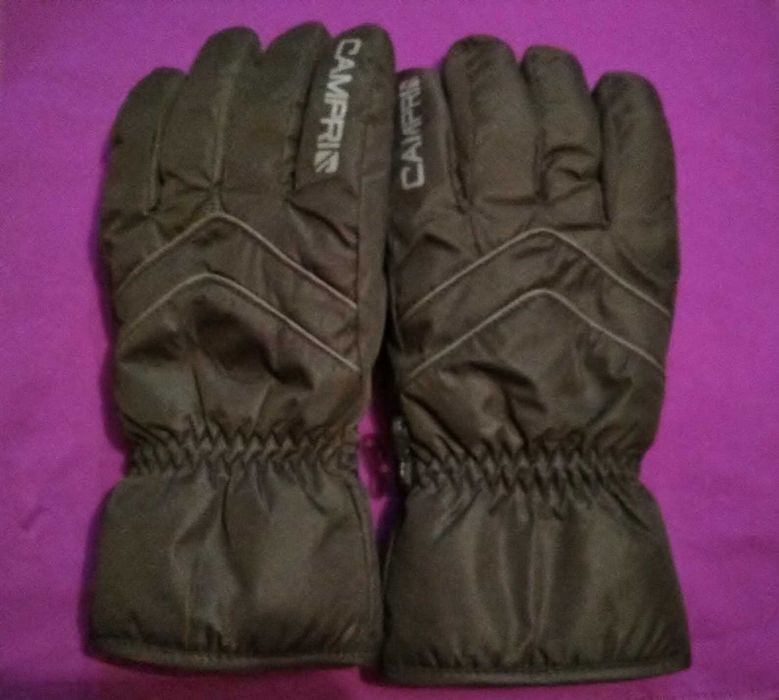 Зимни шапки и ръкавици