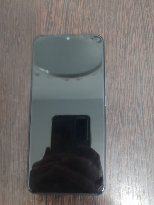 продам телефон VIVO Y1915