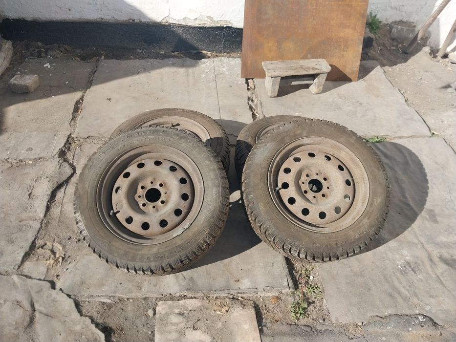 Зимние шины с дисками в комплекте  175/65R14