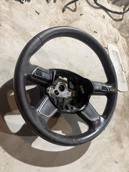 Audi Q7 2013 година Мулти Волан