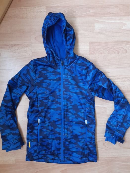 Ново софтшел яке за момче, размер 8-10 г