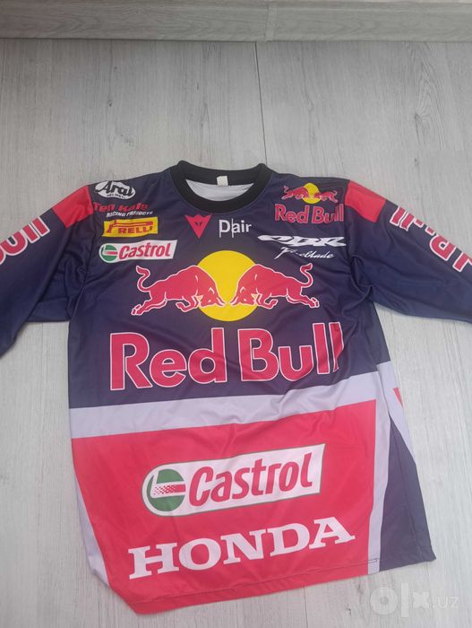 Продаётся термо майка Red Bull