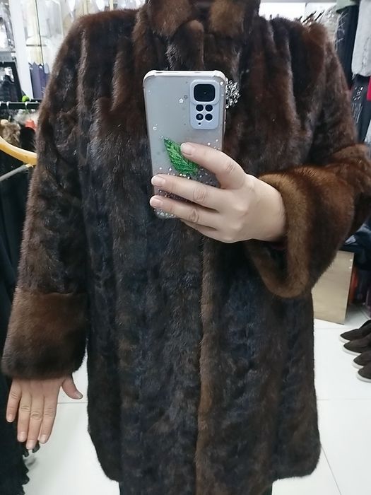 Шубы Новые  норковые 54-58.Жилетка Енот ,норка  натуральный мех    52/