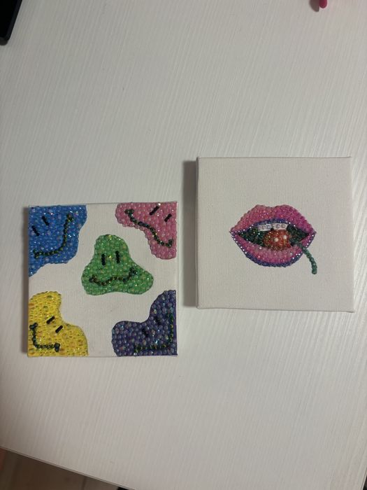 2 картини с камъни