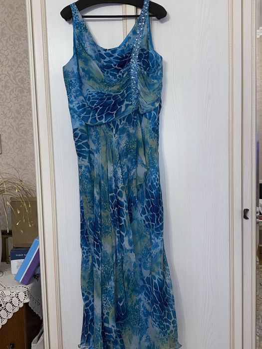 Платье вечернее продам