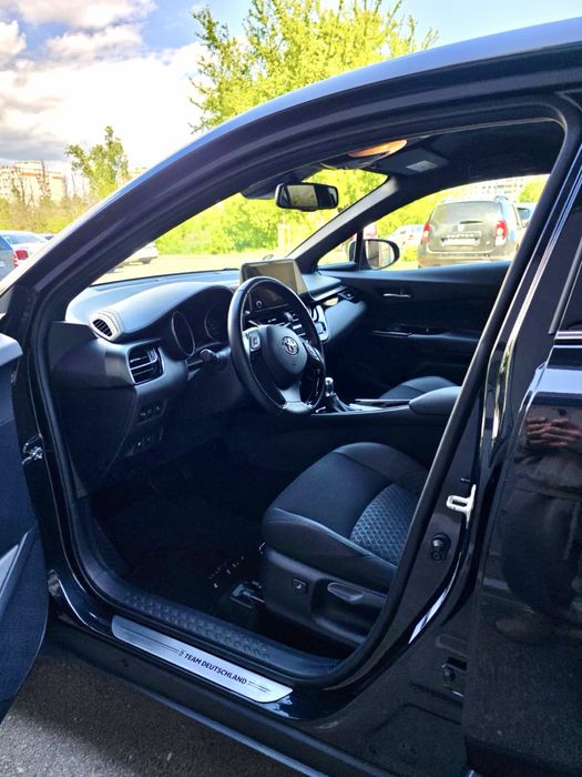 Toyota C-HR 2.0 Hybrid 2022  Deutschland