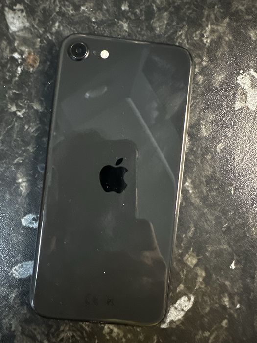 iphone SE 2020 128gb  2-gen като нов