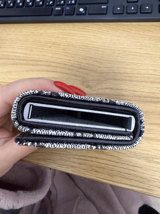 Портмоне Gucci със слот за карти