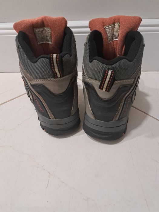 Туристически обувки