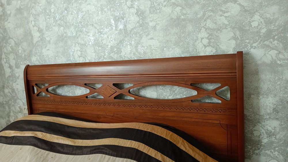 Кровать 180*2 с матрасом