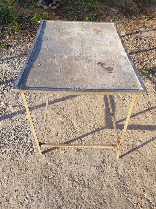 Стол железный верстак