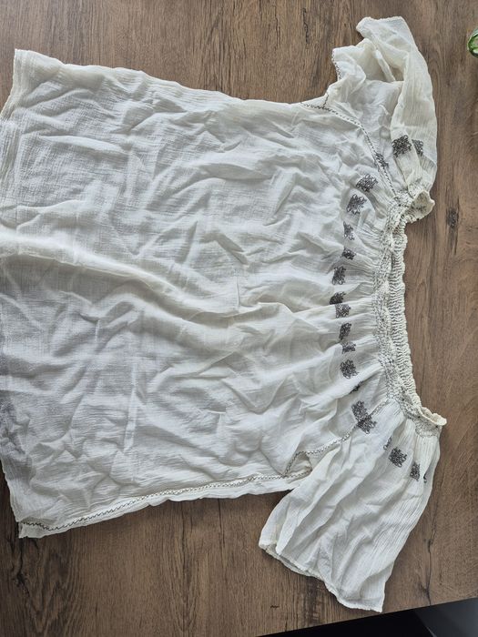 Bluza alba ie damă