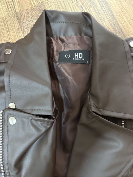 Черно и кафяво кожено яке по 15 евро за брой