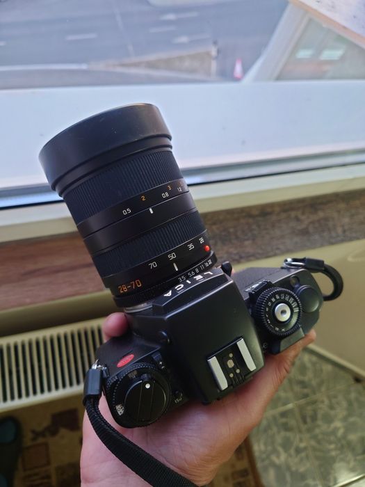 SLR Leica R6.2 cu obiectiv Leica Vario-Elmar R 28-70mm