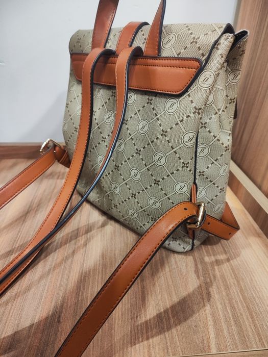 Дамска раница Дамска раница