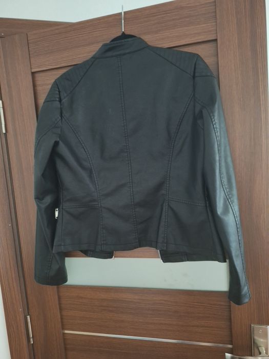 Greaca imitație piele.