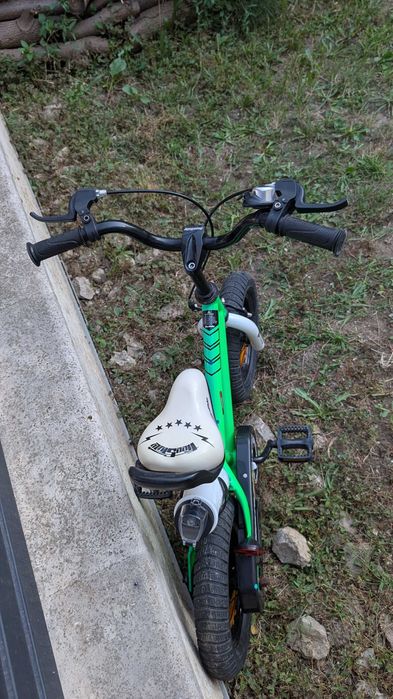 bicicletă RoyalBaby Freestyle pe verde cu roți de 12 inch