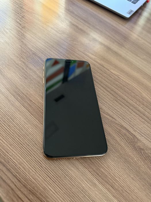 Iphone xs max  заблокирован .