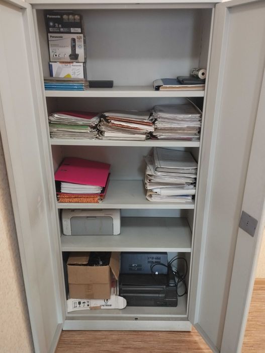 Продам металлический шкаф и сейф