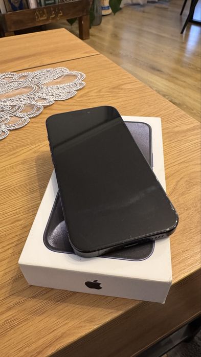 Продавам iPhone 15 Pro