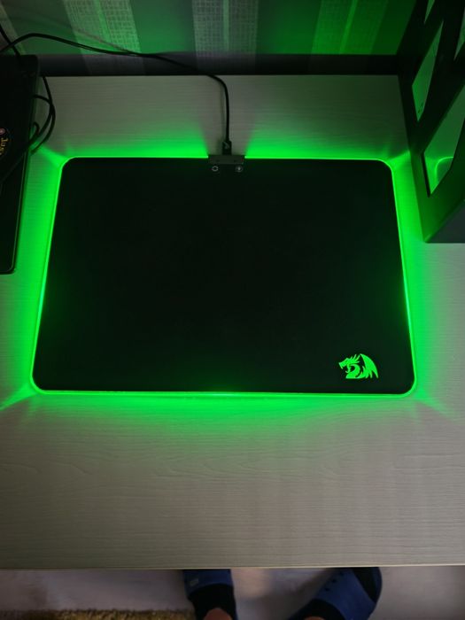 Геймърска светеща rgb подложка за мишка
