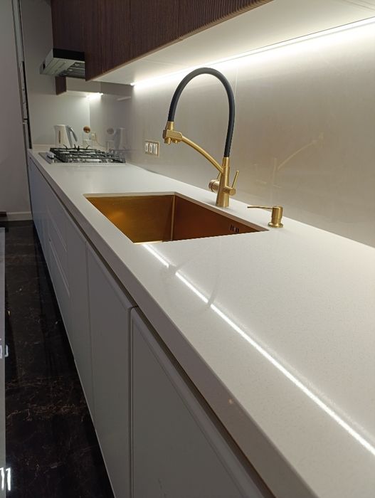 Столешницы из Кварца и Акрила!