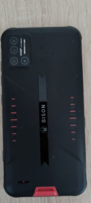 Продам телефон Bison Umdigi